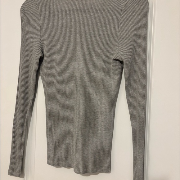 Gray Ribbed Long Sleeve Top - Picture 2 of 2